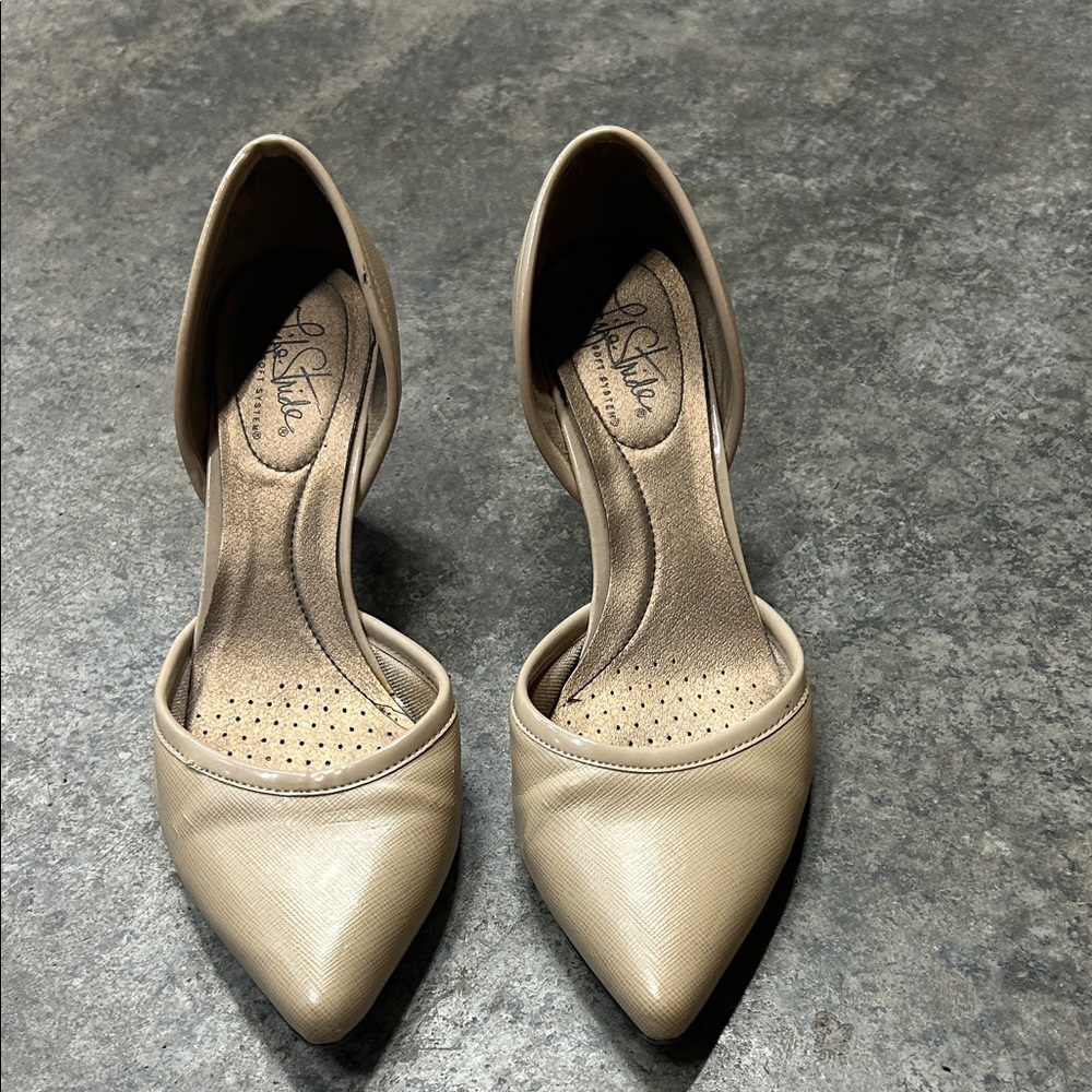 Elegant Beige Pointed-Toe Heels